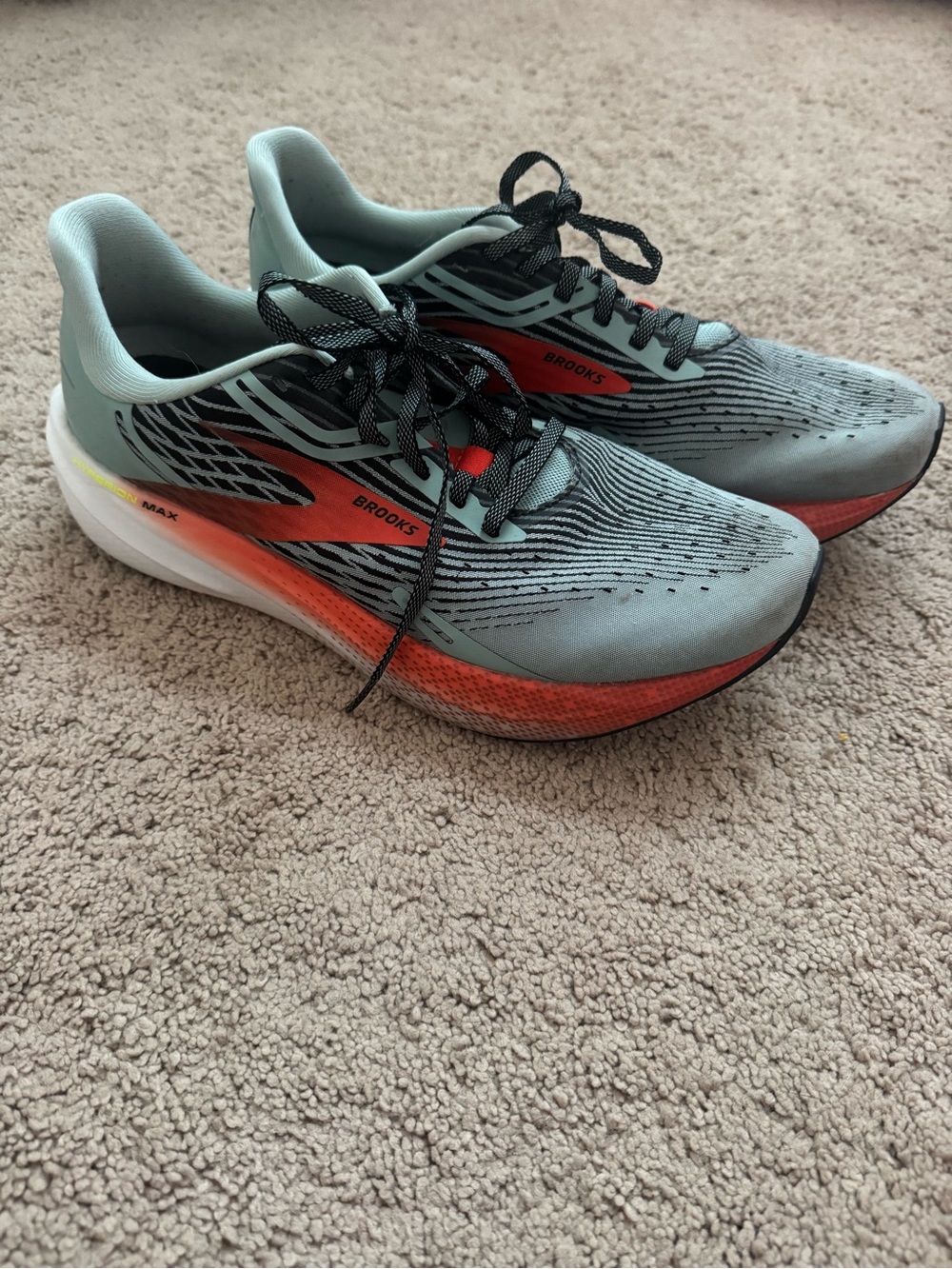 Brooks Hyperion Max Men's Running Shoes DNA Flash Speed Trainer Size 9.5